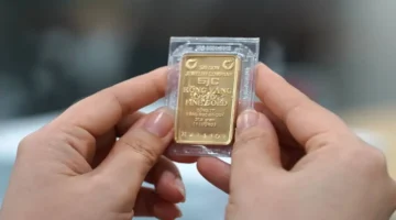 تراجع حاد في أسعار الذهب وسط توقعات بانخفاض قوي لدى شركة SJC